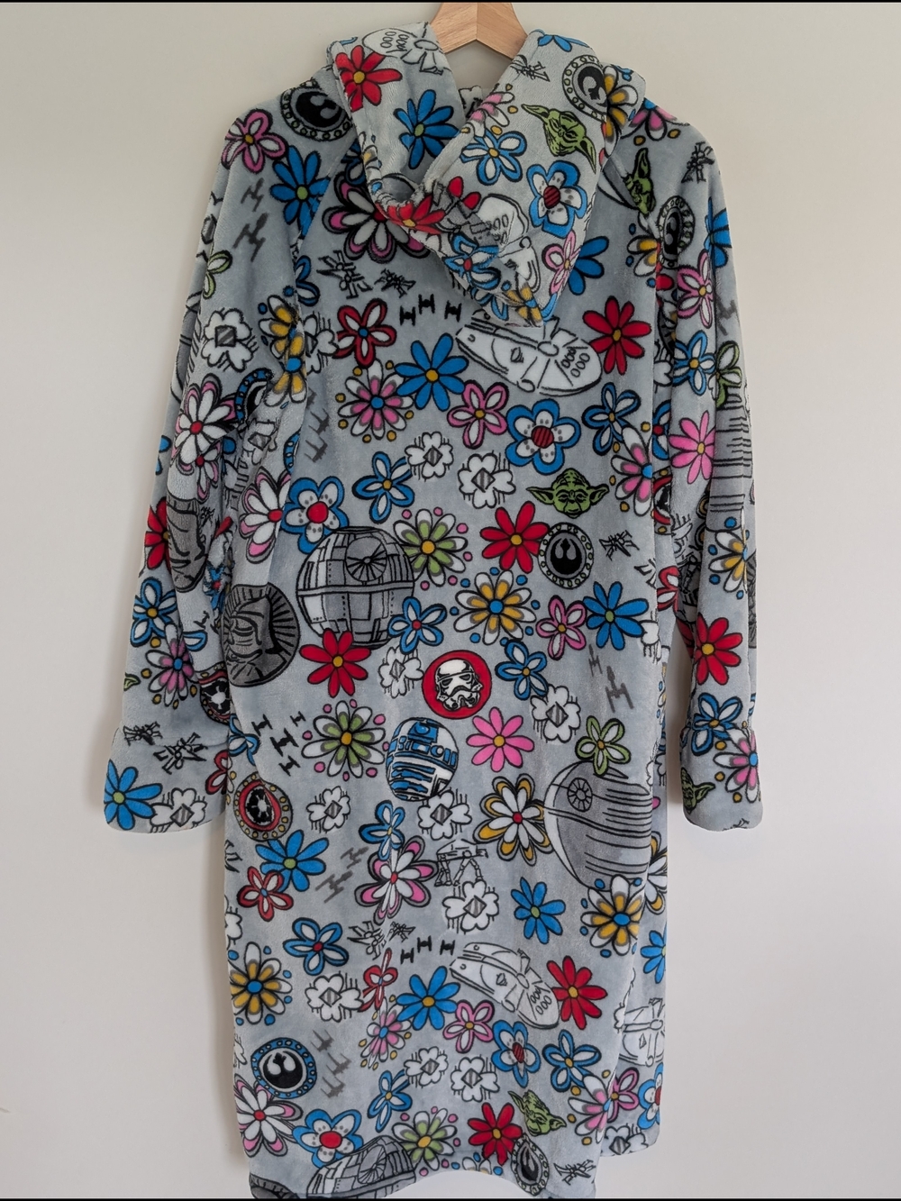 Vera Bradley X Star wars Small/Medium Bathrobe Far Far Away Fleece Hooded *Read - Picture 7 of 10